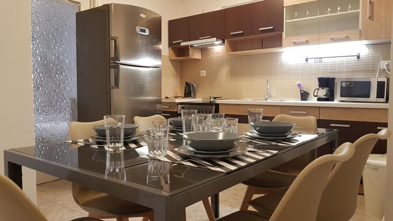 Palette Apartment Chocolate - Athens Center, 6 Bd, 3 Bath ภายนอก รูปภาพ