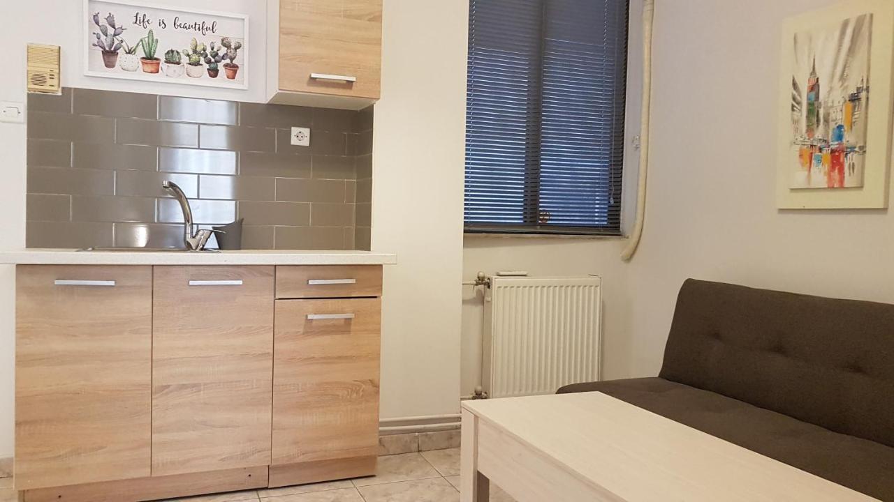 Palette Apartment Chocolate - Athens Center, 6 Bd, 3 Bath ภายนอก รูปภาพ