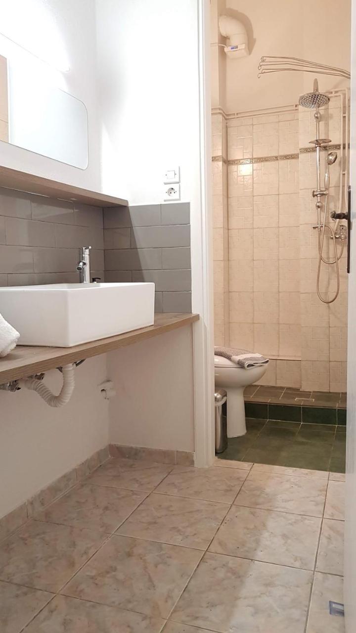 Palette Apartment Chocolate - Athens Center, 6 Bd, 3 Bath ภายนอก รูปภาพ